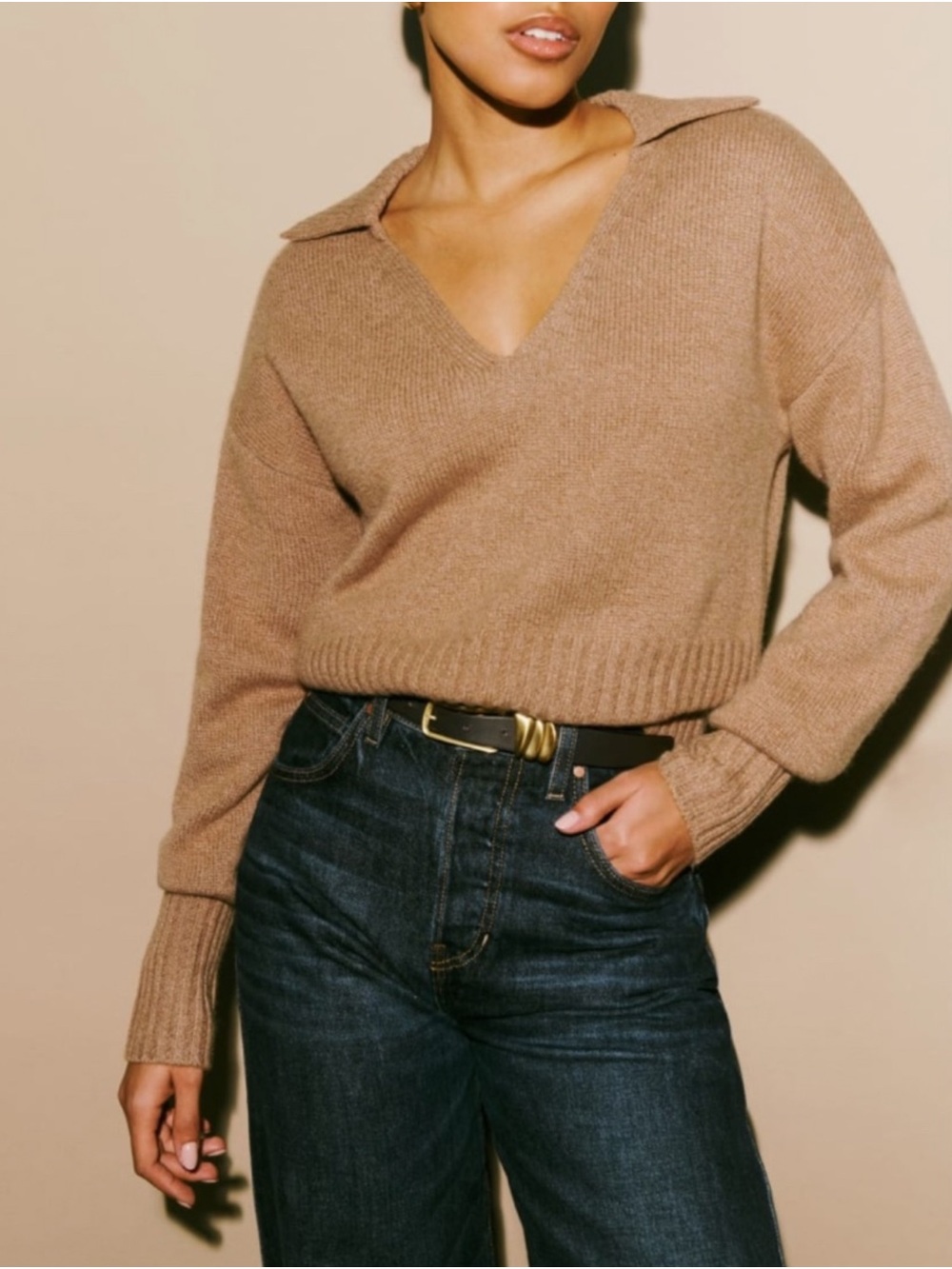 Reformation Beckie cashmere sweater Cozy V-Neck Collar Sweater - Camel